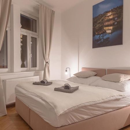 Skolska Junior Apartment Prag Exteriör bild