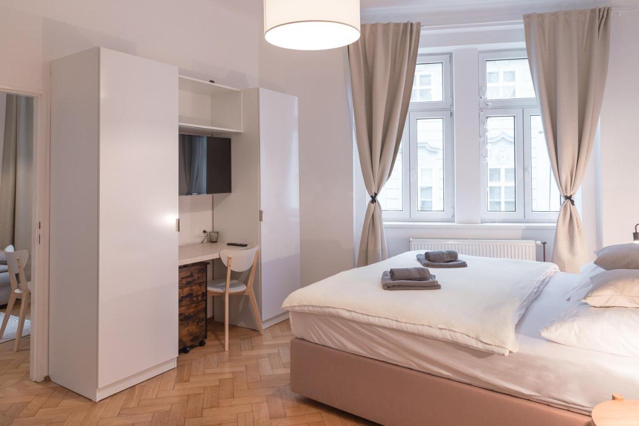 Skolska Junior Apartment Prag Exteriör bild