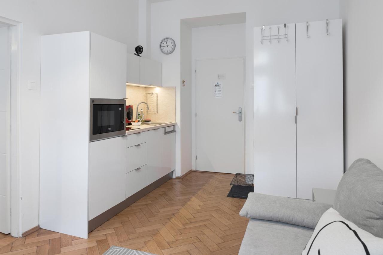 Skolska Junior Apartment Prag Exteriör bild